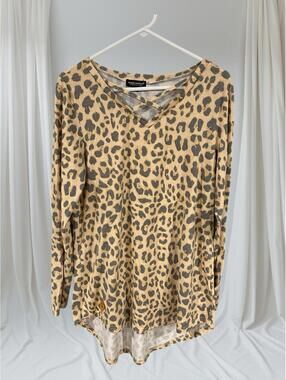 Simply Southern Womens L Animal Print Criss Cross Sequin Elbow Patch Top WS3